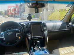 تۆیۆتا لاند کروزەر